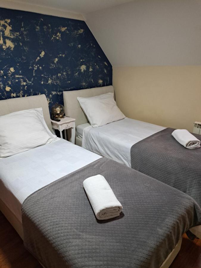 Apartman Lotos SJJ Esterno foto
