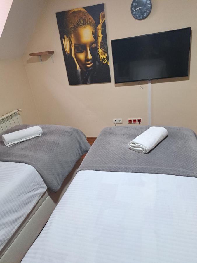 Apartman Lotos SJJ Esterno foto